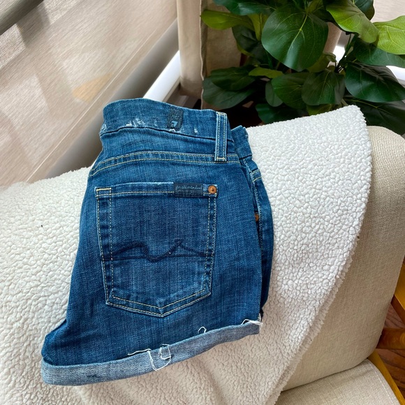 7 for all mankind jean cuffed shorts - Picture 2 of 5